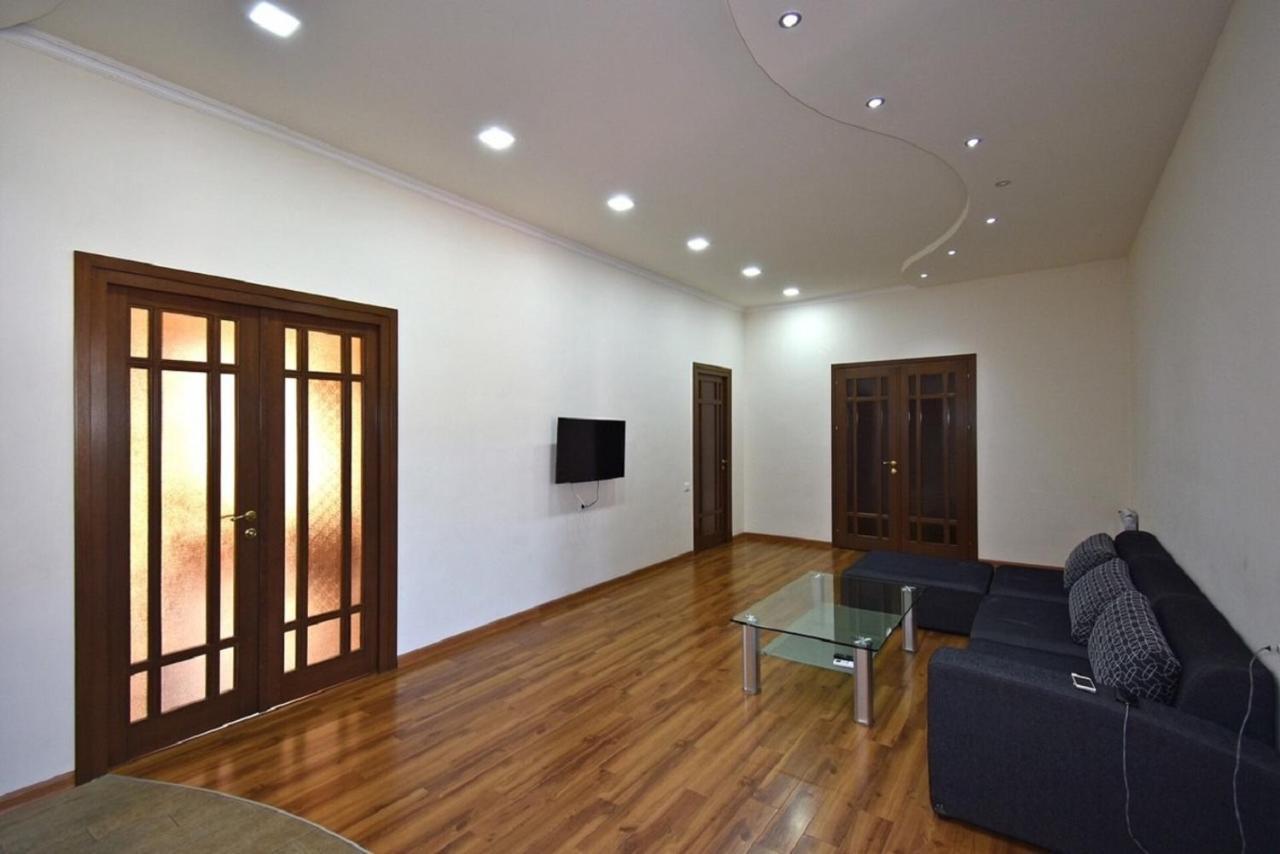 Tumanyan Street 3 Bedroom Deluxe Apartment With Large Balcony Tm662 Γιερεβάν Εξωτερικό φωτογραφία