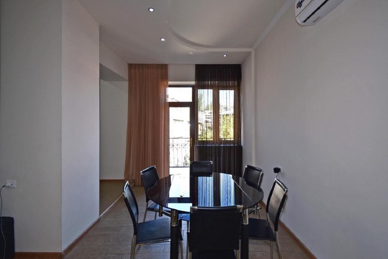 Tumanyan Street 3 Bedroom Deluxe Apartment With Large Balcony Tm662 Γιερεβάν Εξωτερικό φωτογραφία