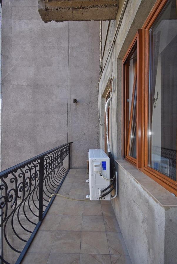 Tumanyan Street 3 Bedroom Deluxe Apartment With Large Balcony Tm662 Γιερεβάν Εξωτερικό φωτογραφία