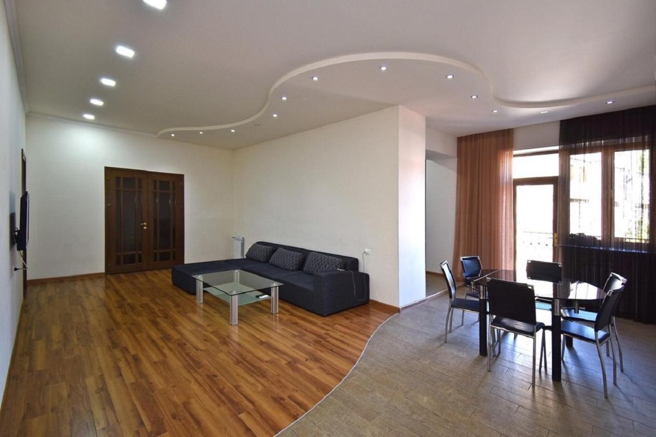 Tumanyan Street 3 Bedroom Deluxe Apartment With Large Balcony Tm662 Γιερεβάν Εξωτερικό φωτογραφία